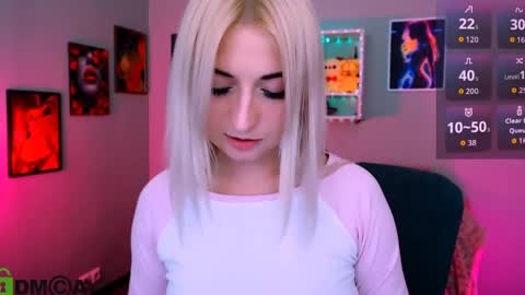 Snapshot of melisa_white1 chatting on May 27, 7:44 pm Melisa online show from May 27, 7:44 pm