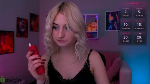 Snapshot of melisa_white1 chatting on June 17, 7:04 pm Melisa online show from June 17, 7:04 pm
