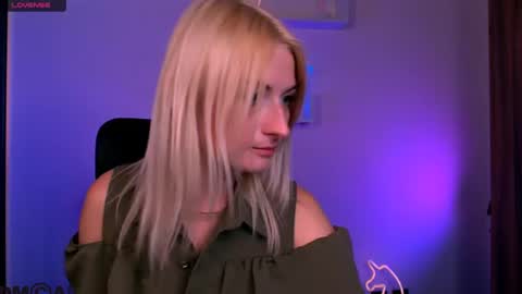 Snapshot of melisa_white1 chatting on July 19, 7:39 pm Melisa online show from July 19, 7:39 pm