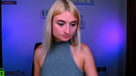 Snapshot of melisa_white1 chatting on August 3, 7:06 pm Melisa online show from August 3, 7:06 pm