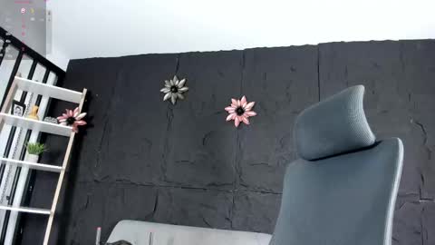 Melissa online show from October 8, 3:20 pm