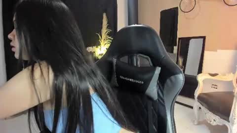 Snapshot of melissa___saenz chatting on June 14, 11:56 am melissa___saenz online show from June 14, 11:56 am