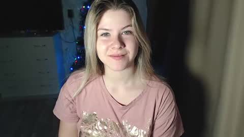 Melissa  Ray online show from December 23, 5:43 pm