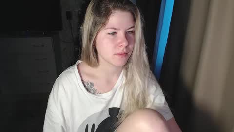 Melissa  Ray online show from December 26, 3:38 am