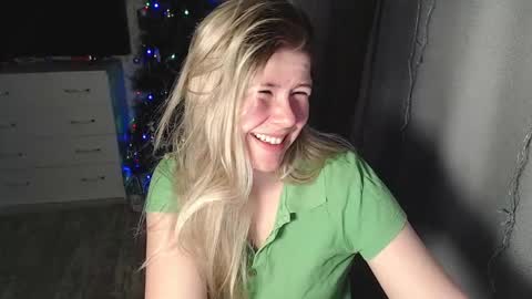 Melissa  Ray online show from January 2, 7:18 pm