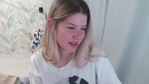 Melissa  Ray online show from September 22, 3:08 am