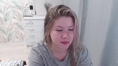 Melissa  Ray online show from October 14, 5:47 pm