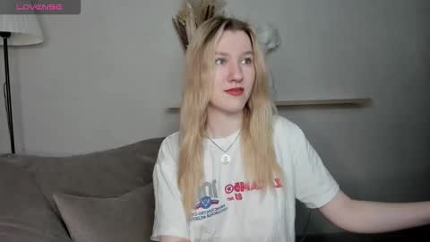 melissa_moooree online show from December 2, 8:08 am