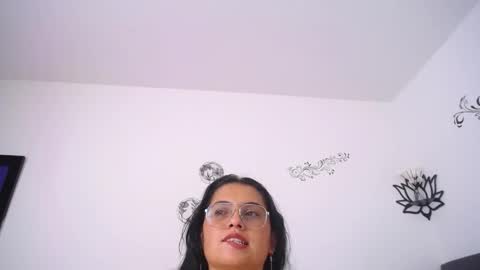 Melissa online show from June 3, 2:33 pm