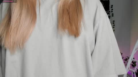 Melissa HOT CONTENT HERE  online show from December 22, 9:55 am