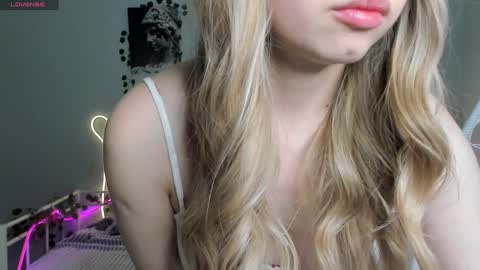 Melissa HOT CONTENT HERE  online show from January 24, 10:32 am