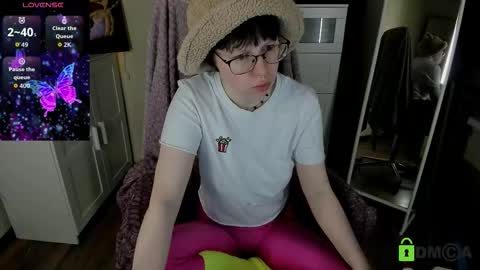 Snapshot of melissa_wells chatting on September 24, 9:18 pm Melissa online show from September 24, 9:18 pm