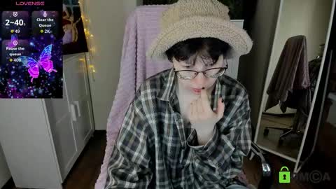 Snapshot of melissa_wells chatting on October 2, 8:49 pm Melissa online show from October 2, 8:49 pm