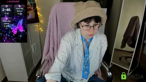 Snapshot of melissa_wells chatting on October 3, 9:34 pm Melissa online show from October 3, 9:34 pm