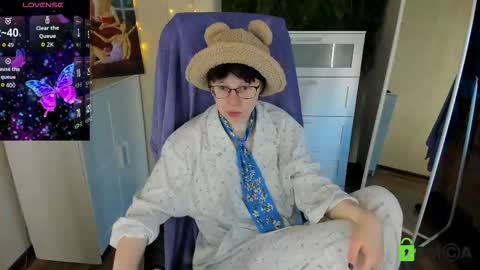 Snapshot of melissa_wells chatting on October 8, 7:39 am Melissa online show from October 8, 7:39 am