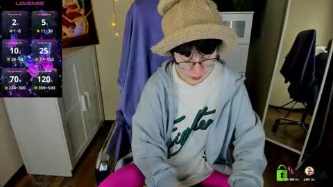 Snapshot of melissa_wells chatting on October 12, 9:25 pm Melissa online show from October 12, 9:25 pm