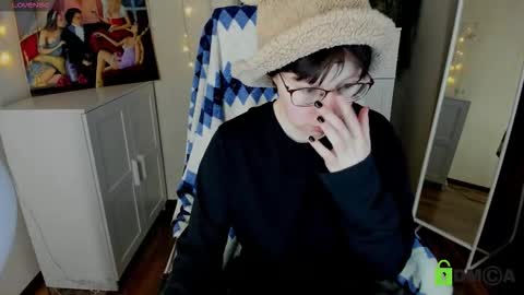 Snapshot of melissa_wells chatting on October 19, 3:12 pm Melissa online show from October 19, 3:12 pm