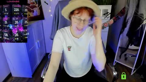 Snapshot of melissa_wells chatting on October 28, 9:17 pm Melissa online show from October 28, 9:17 pm