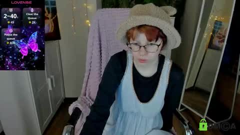 Snapshot of melissa_wells chatting on November 6, 8:43 pm Melissa online show from November 6, 8:43 pm