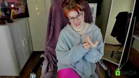 Snapshot of melissa_wells chatting on November 15, 3:48 am Melissa online show from November 15, 3:48 am