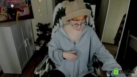 Snapshot of melissa_wells chatting on December 3, 9:13 pm Melissa online show from December 3, 9:13 pm