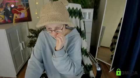 Snapshot of melissa_wells chatting on December 14, 2:11 pm Melissa online show from December 14, 2:11 pm