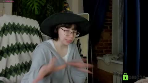 Melissa online show from June 18, 12:00 am