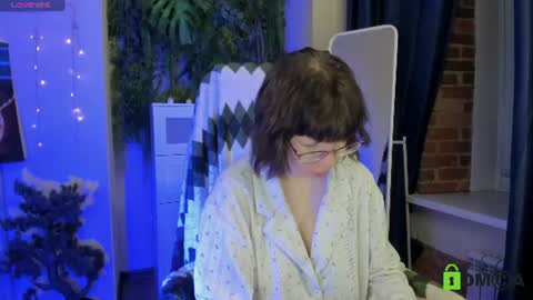 Melissa online show from June 25, 9:19 pm