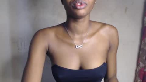 Snapshot of melissa_xx11 chatting on June 14, 8:16 am melissa_xx11 online show from June 14, 8:16 am