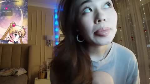 Snapshot of melissa_yamazaki chatting on April 3, 1:42 pm Lisaa online show from April 3, 1:42 pm