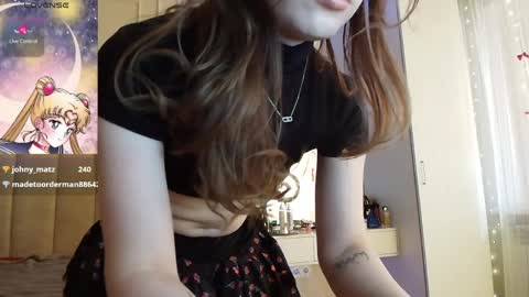 Snapshot of melissa_yamazaki chatting on April 11, 7:56 am Lisaa online show from April 11, 7:56 am