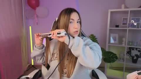 Melissa online show from August 7, 3:52 am