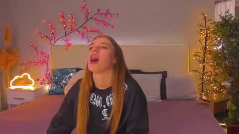 MelissaCrayzy online show from October 18, 5:32 am