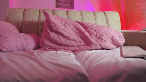 Snapshot of melissajones3 chatting on February 6, 2:55 am melissajones3 online show from February 6, 2:55 am