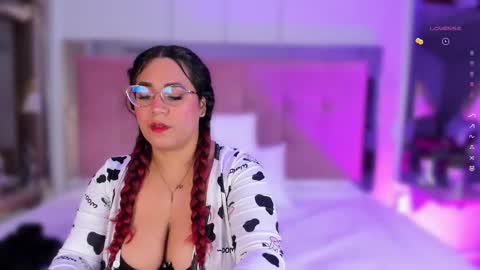 M E L I S S A  online show from February 5, 12:21 pm