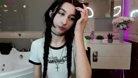 Snapshot of melissasparrow chatting on April 29, 1:10 am Mellisa online show from April 29, 1:10 am