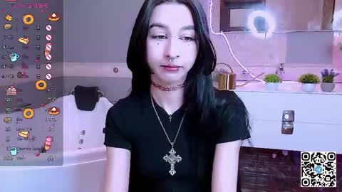 Snapshot of melissasparrow chatting on May 4, 1:23 am Mellisa online show from May 4, 1:23 am