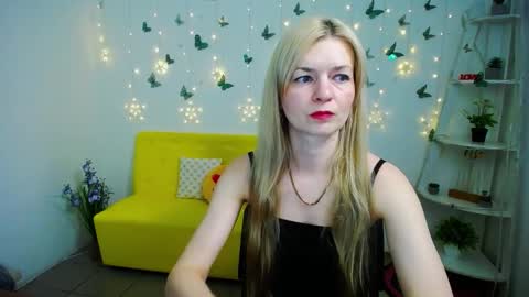 Snapshot of melissatylerbb chatting on March 24, 12:21 pm Melissa online show from March 24, 12:21 pm