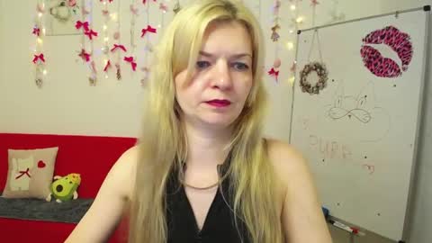 Melissa online show from April 1, 11:44 am