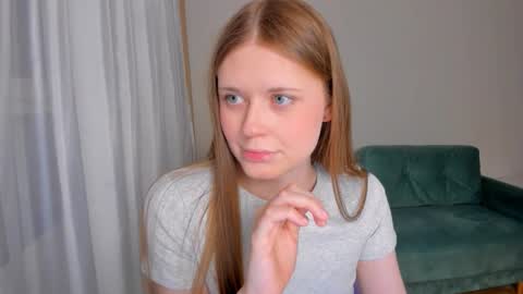 Melissa online show from March 4, 6:03 pm