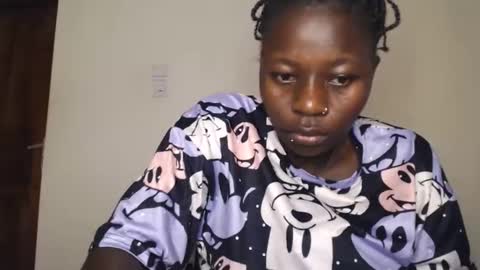 Snapshot of mellanin_pretty_ chatting on February 28, 4:13 am . online show from February 28, 4:13 am