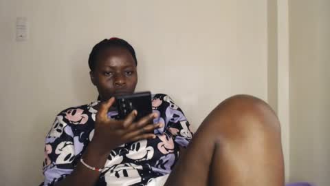 Snapshot of mellanin_pretty_ chatting on July 17, 7:15 am . online show from July 17, 7:15 am