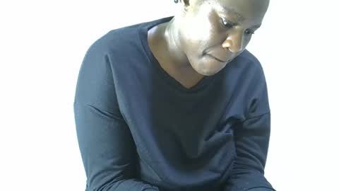 Snapshot of mellanine_ebony chatting on April 24, 7:00 am mellanine_ebony online show from April 24, 7:00 am