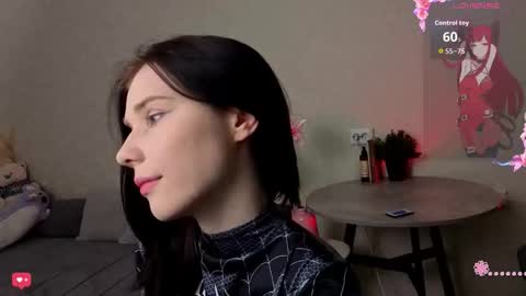 mellhyees online show from November 16, 4:45 pm