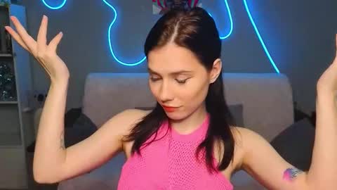 mellhyees online show from February 25, 5:22 pm