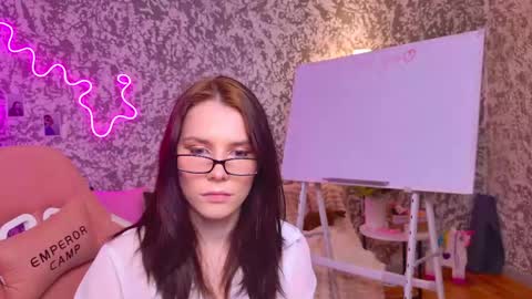 mellhyees online show from March 22, 4:21 pm