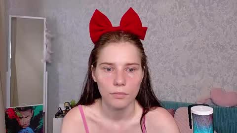 mellhyees online show from July 25, 3:15 am