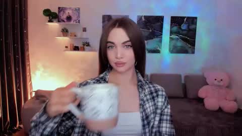 Snapshot of mellifluoustess chatting on December 14, 8:57 pm Tessa online show from December 14, 8:57 pm