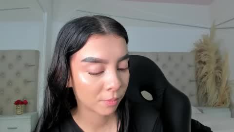 Snapshot of mellove_ chatting on June 2, 10:34 pm Mel online show from June 2, 10:34 pm