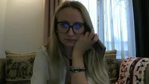 Melly online show from November 13, 7:18 am